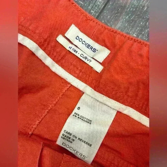 Dockers Chino Shorts Women 6 Red Cotton Stretch Outdoor Casual Ladies - Picture 4 of 4